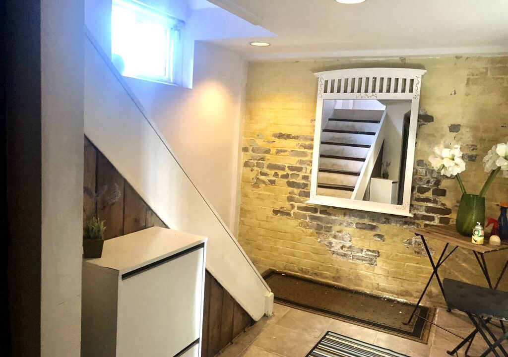 Photo of Others in Lawrence Park