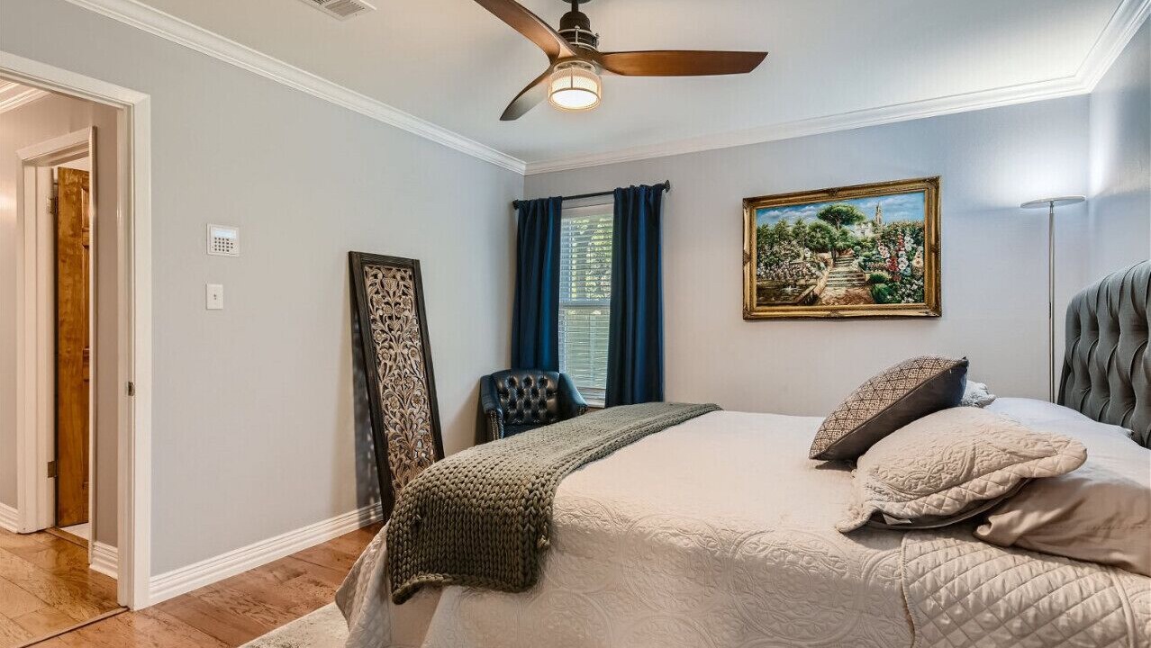 Photo of Bedroom in McNeil