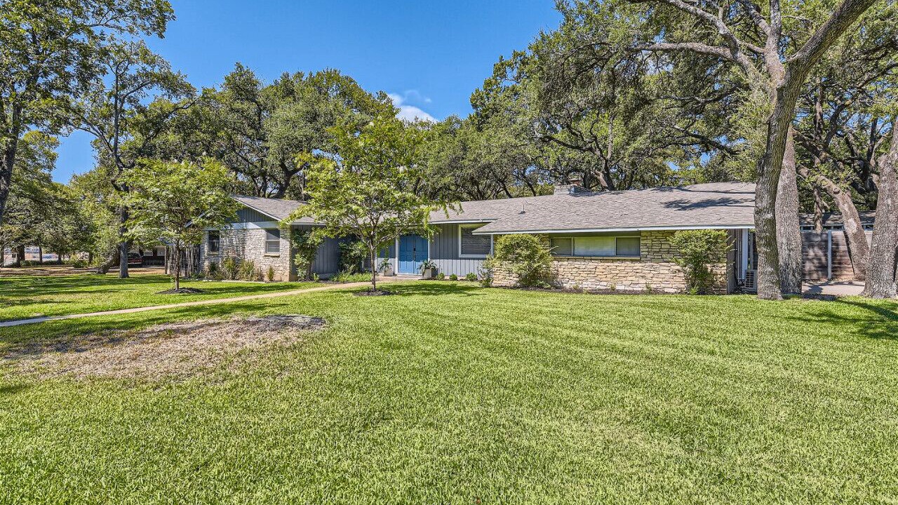Photo of Outdoor in McNeil