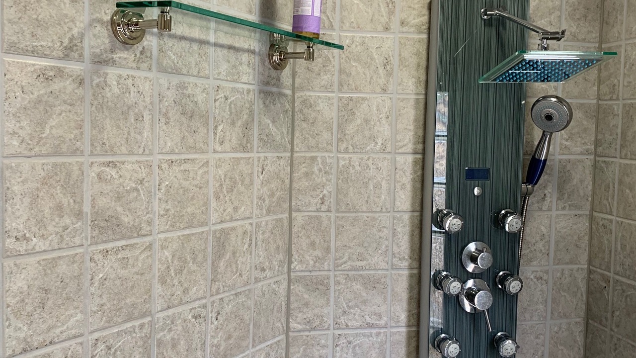 Photo of Bathroom in Westlake Highlands