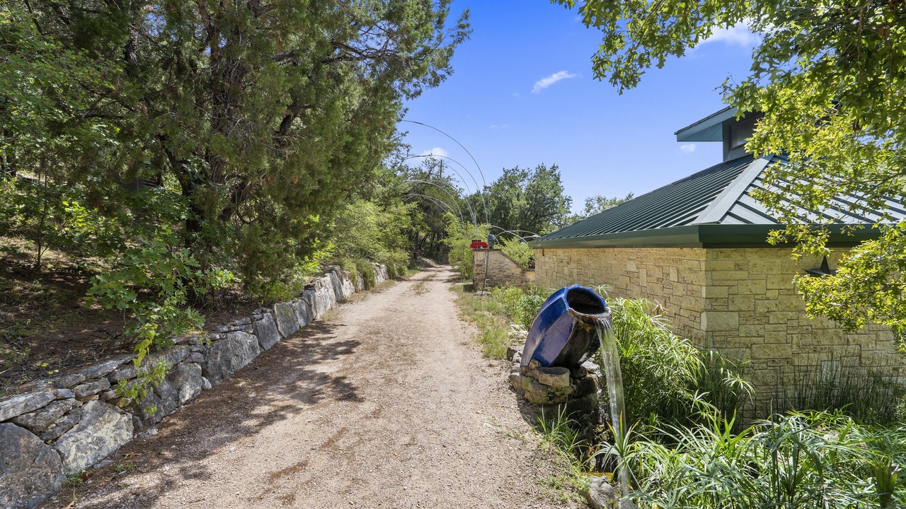 Photo of Outdoor in Westlake Highlands