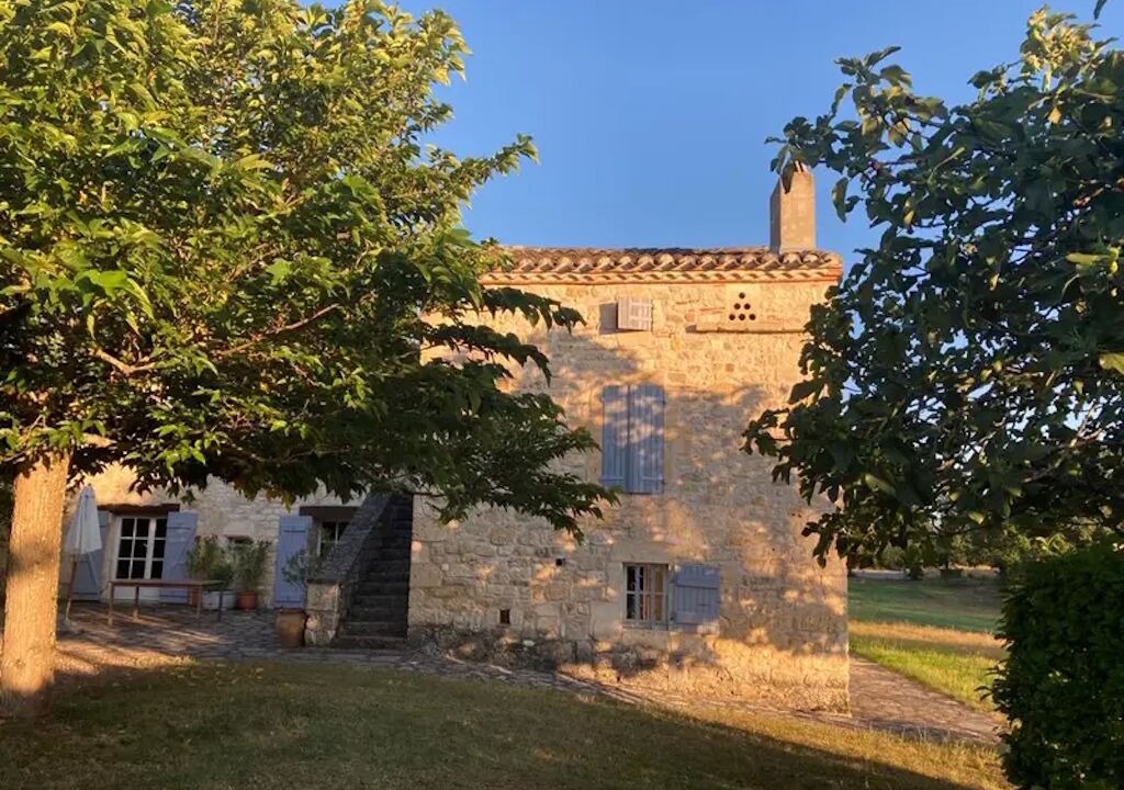Photo of Outdoor in Loubers