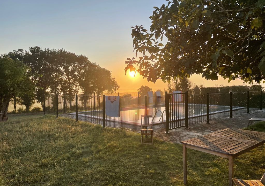 Photo of Outdoor in Loubers