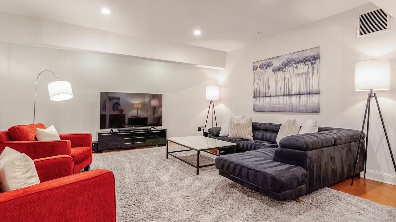 Photo of Livingroom in Bethesda