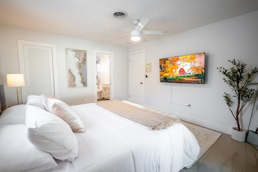 Photo of Bedroom in Imperial Point