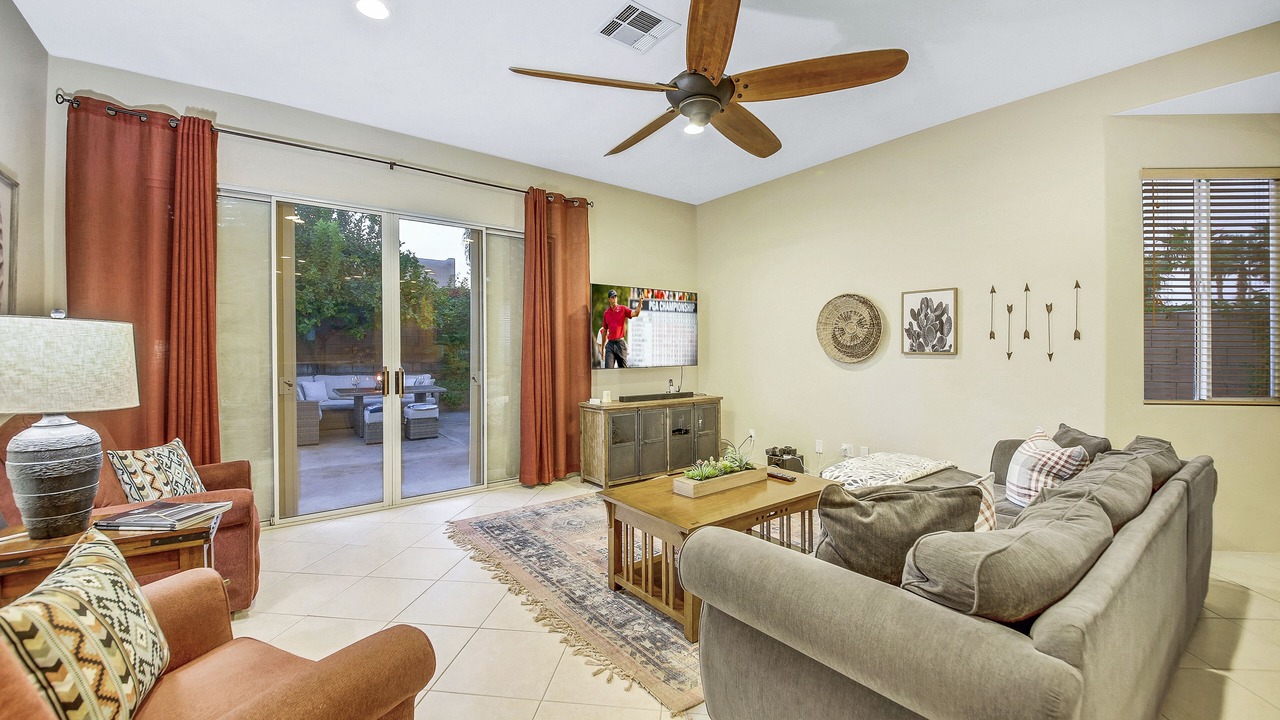 Photo of Livingroom in Palm Desert