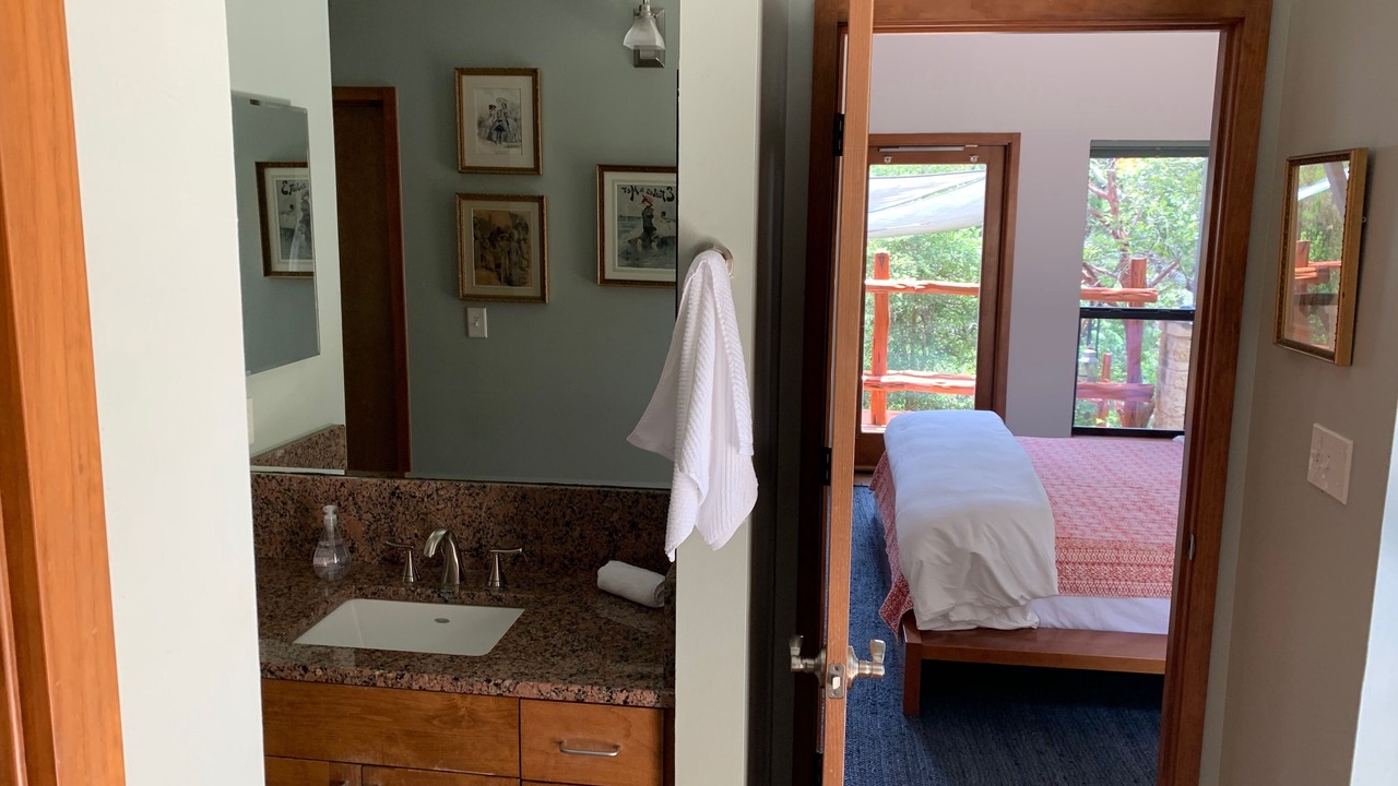 Photo of Bedroom in Westlake Highlands