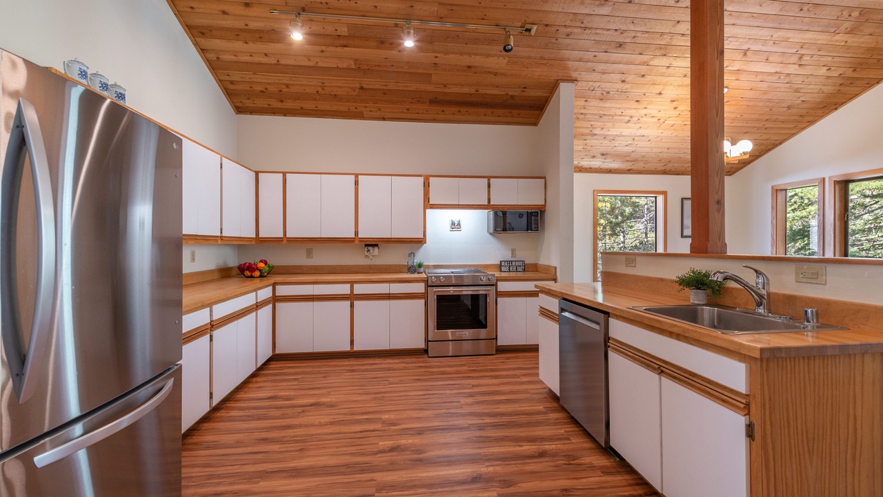 Photo of Kitchen in Alpine Meadows