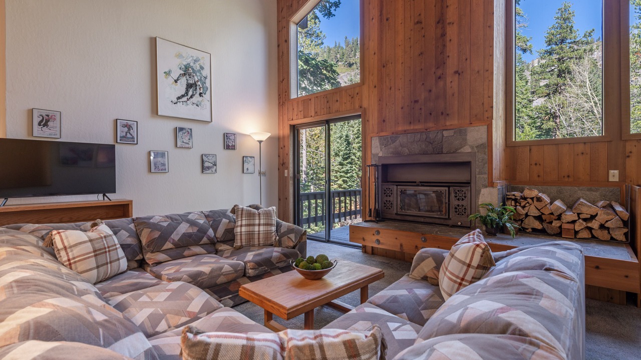 Photo of Livingroom in Alpine Meadows