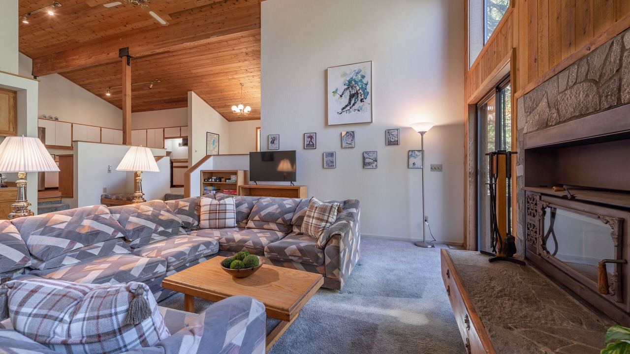 Photo of Livingroom in Alpine Meadows