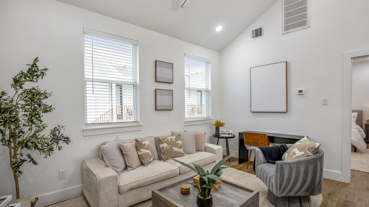 Photo of Livingroom in Greater East End