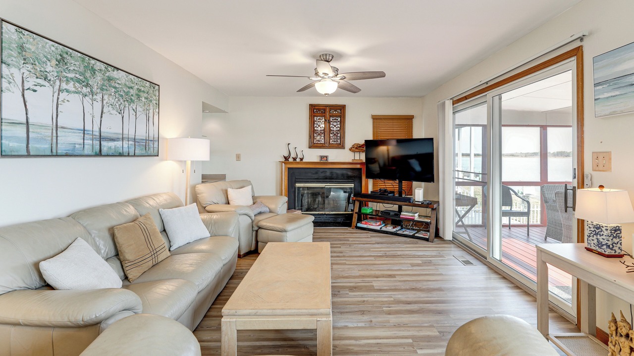 Photo of Livingroom in Ocean Pines