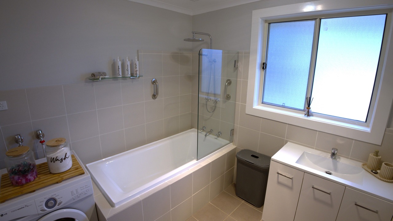 Photo of Others in Batehaven