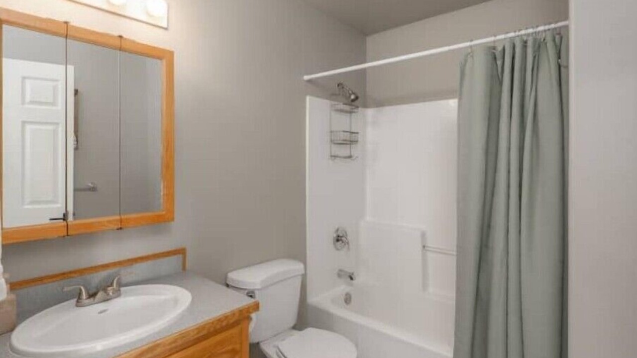 Photo of Bathroom in Green