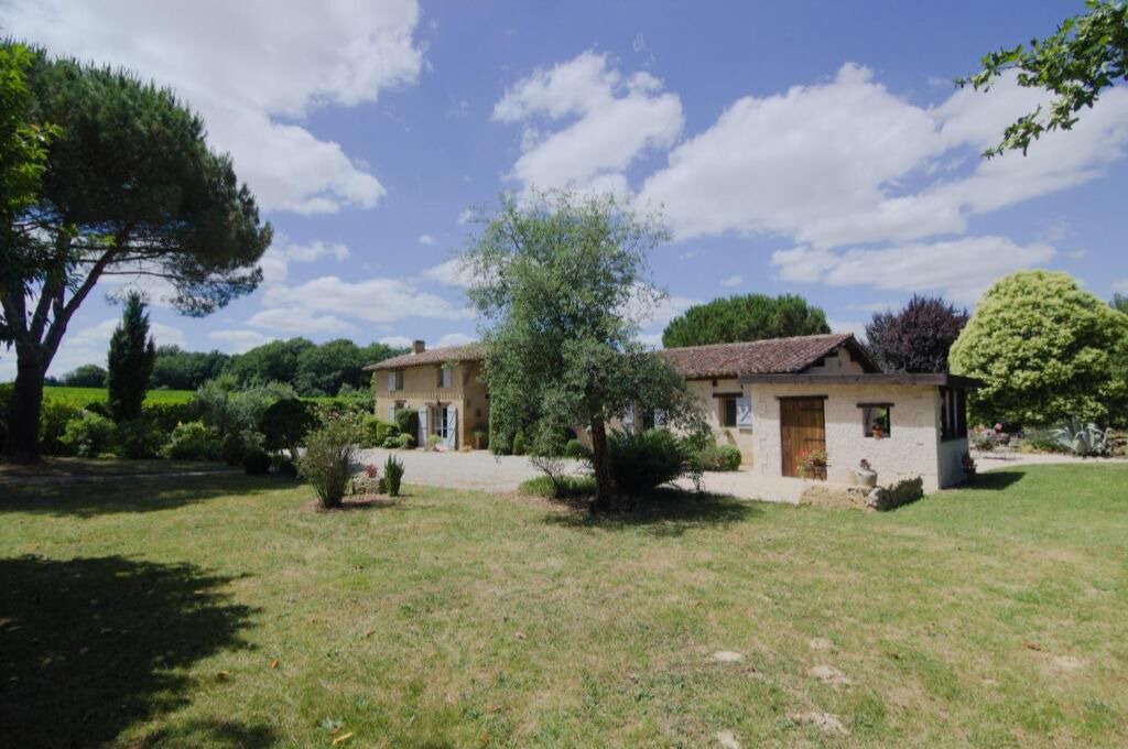 Photo of Outdoor in Clermont-Pouyguilles