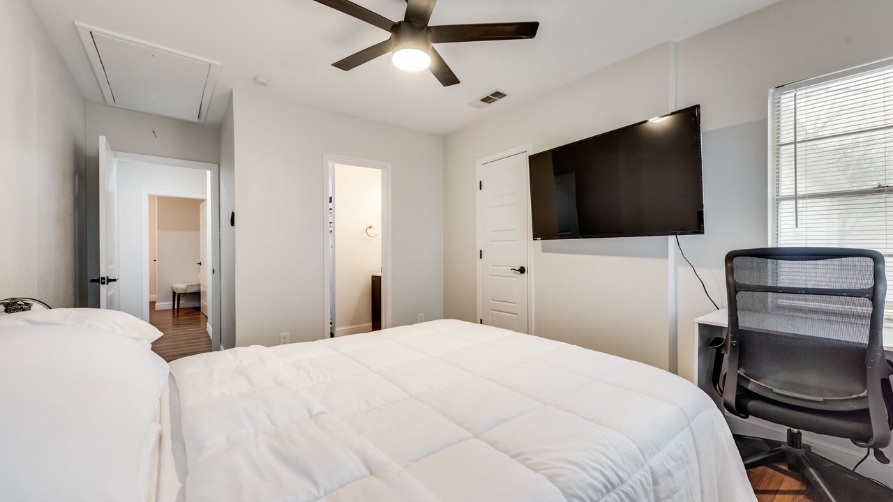 Photo of Bedroom in Carter Riverside