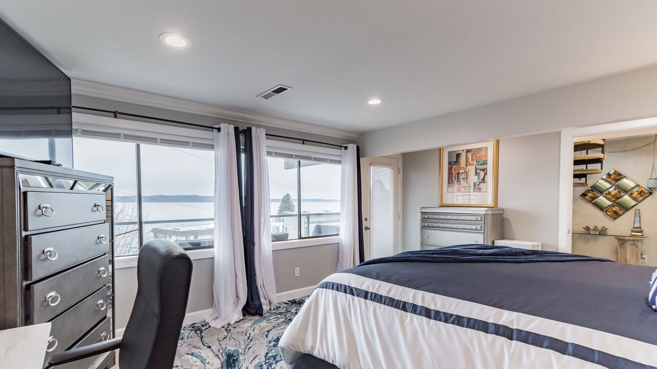 Photo of Bedroom in Redondo