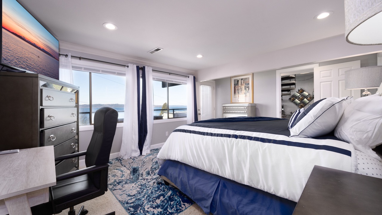 Photo of Bedroom in Redondo