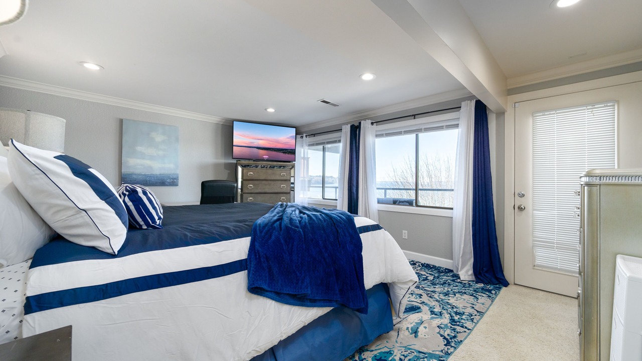 Photo of Bedroom in Redondo