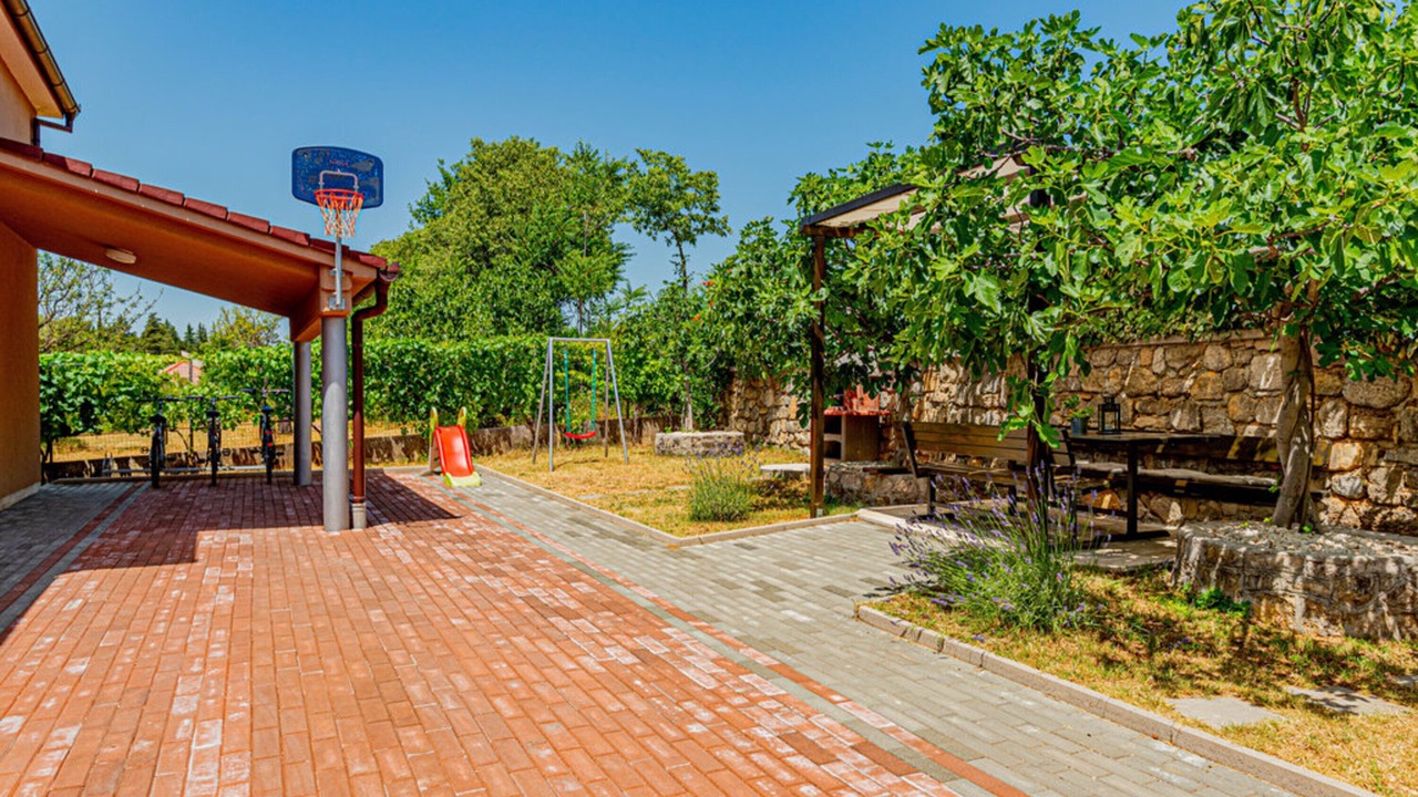 Photo of Outdoor in Drnis
