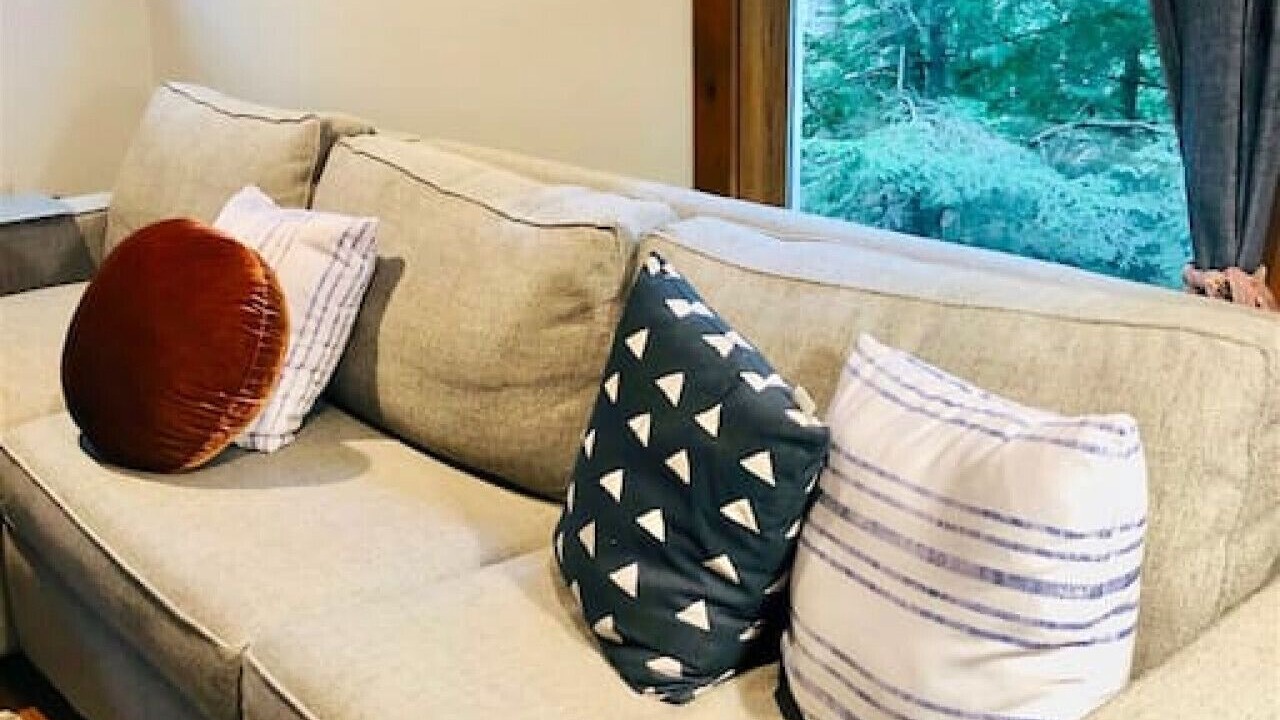 Photo of Livingroom in Sunapee