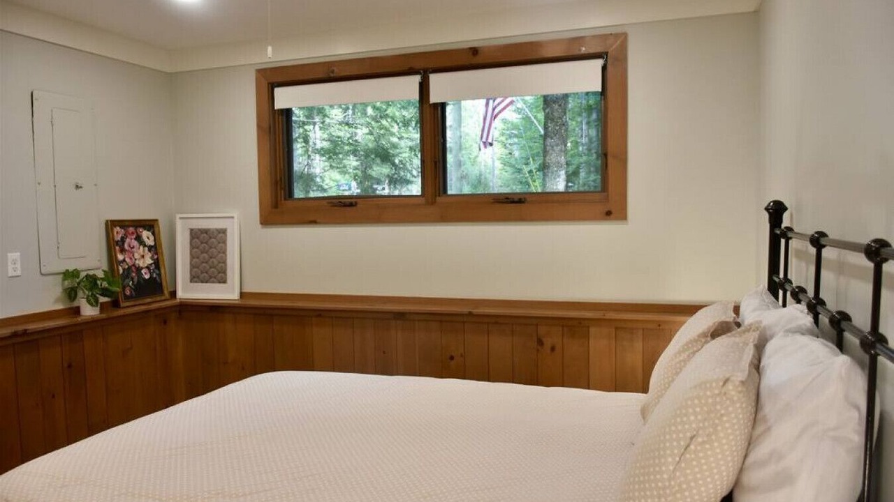 Photo of Bedroom in Sunapee