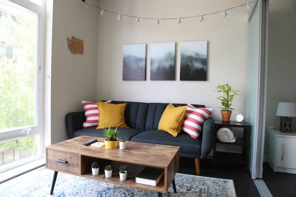 Photo of Livingroom in Lower Queen Anne