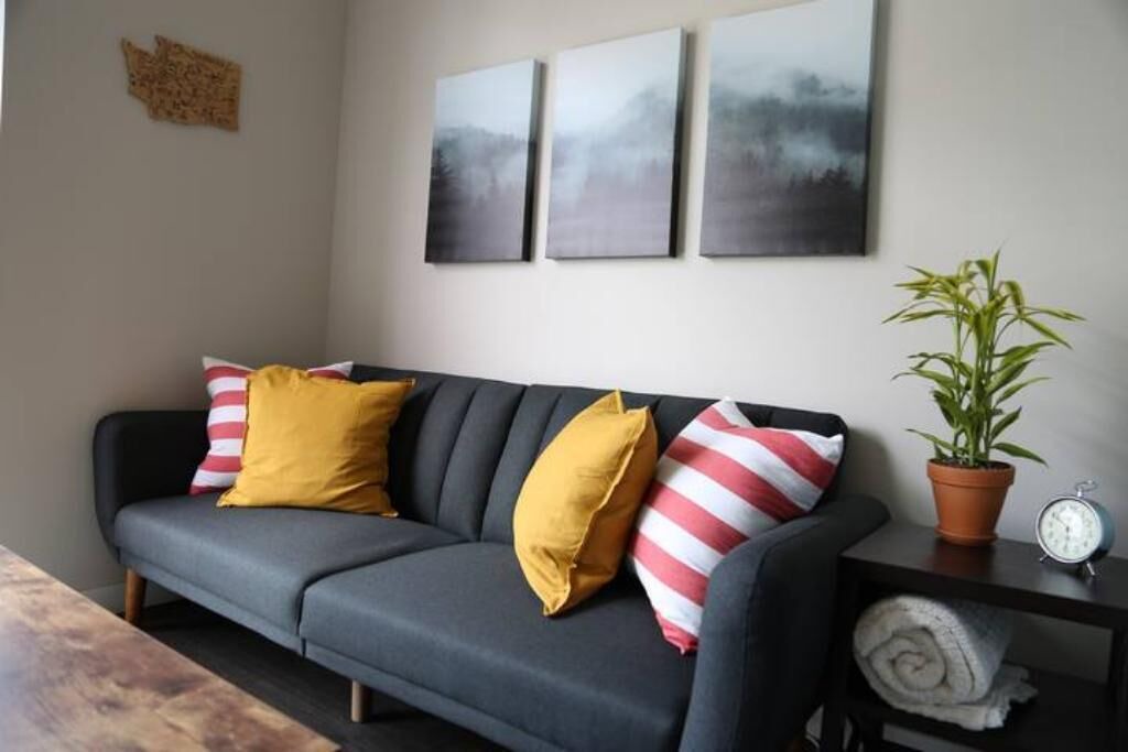 Photo of Livingroom in Lower Queen Anne