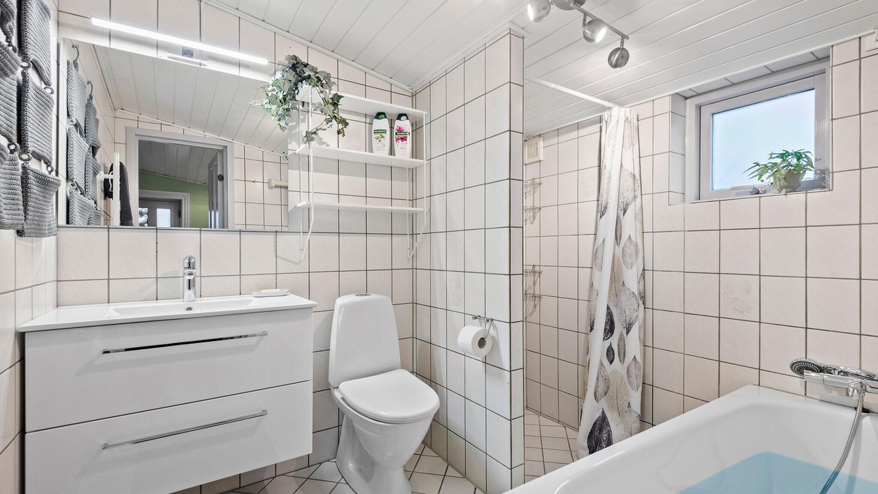 Photo of Bathroom in Oksbol