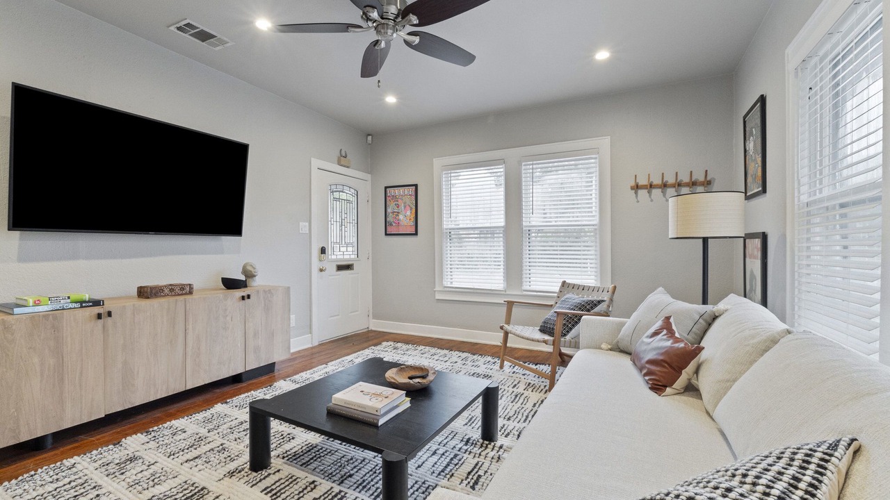 Photo of Livingroom in North University