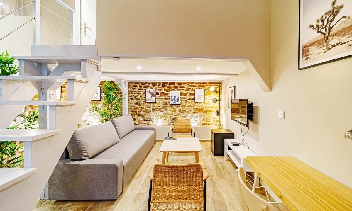 Photo of Livingroom in Saint Michel - Mairie