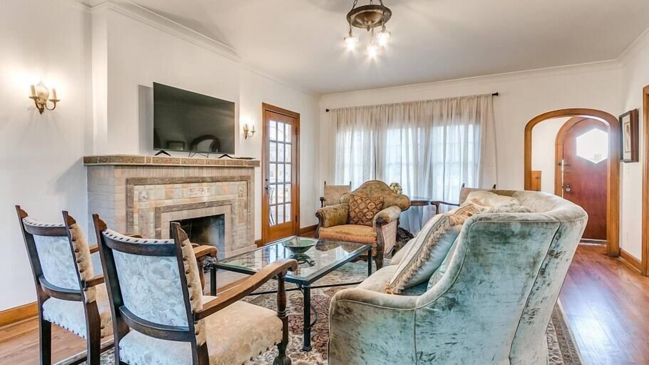 Photo of Livingroom in Guthrie