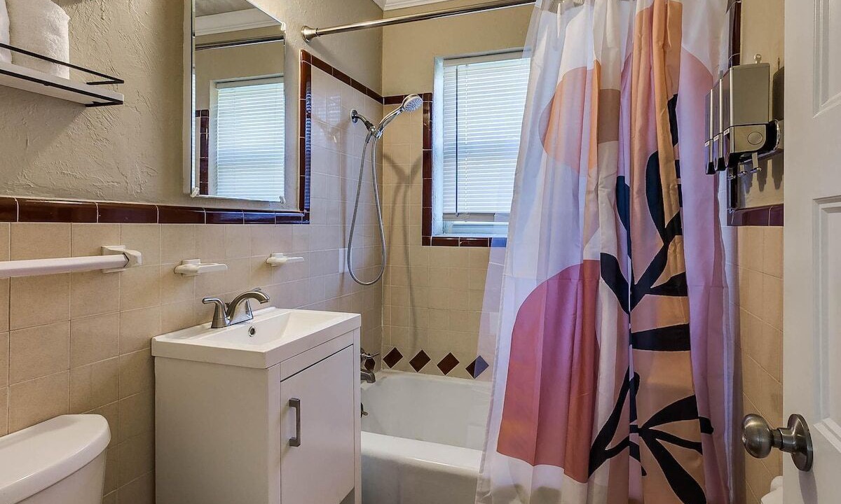 Photo of Bathroom in Central Oklahoma City