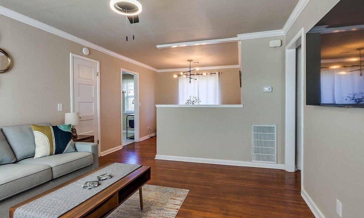 Photo of Livingroom in Central Oklahoma City