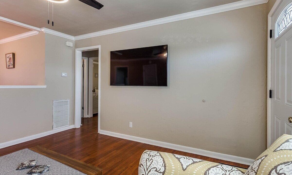Photo of Livingroom in Central Oklahoma City