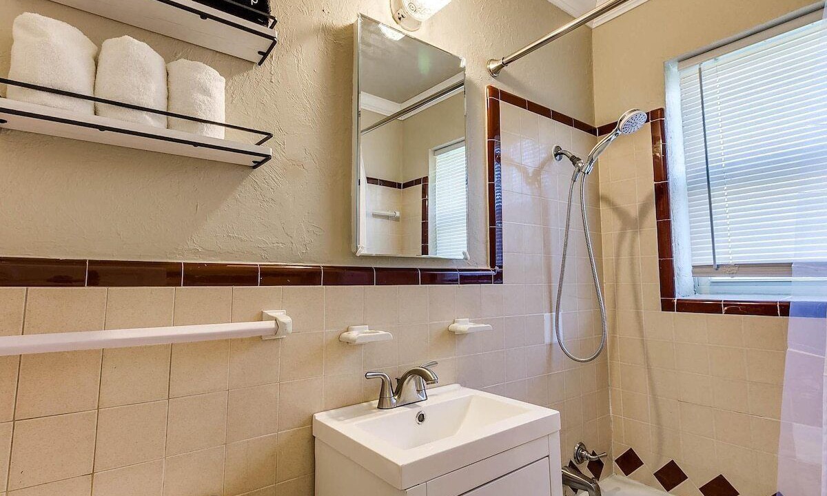 Photo of Bathroom in Central Oklahoma City