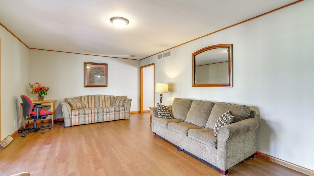 Photo of Livingroom in Pineville