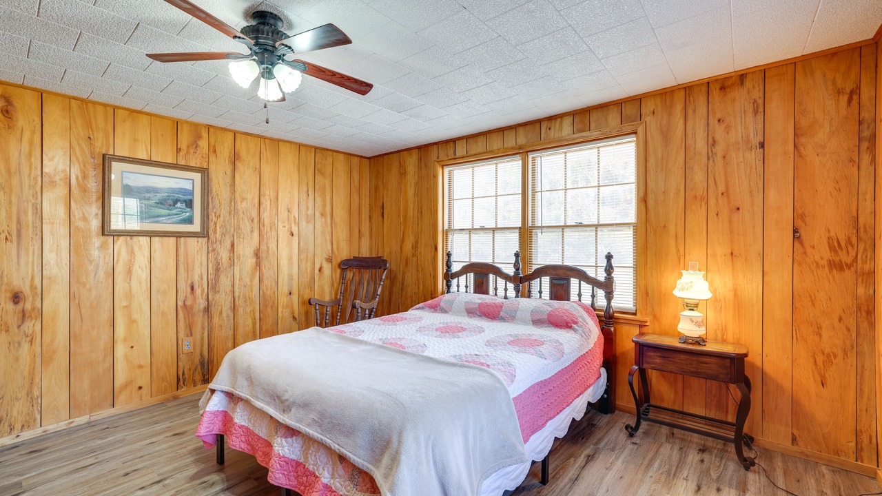 Photo of Bedroom in Pineville