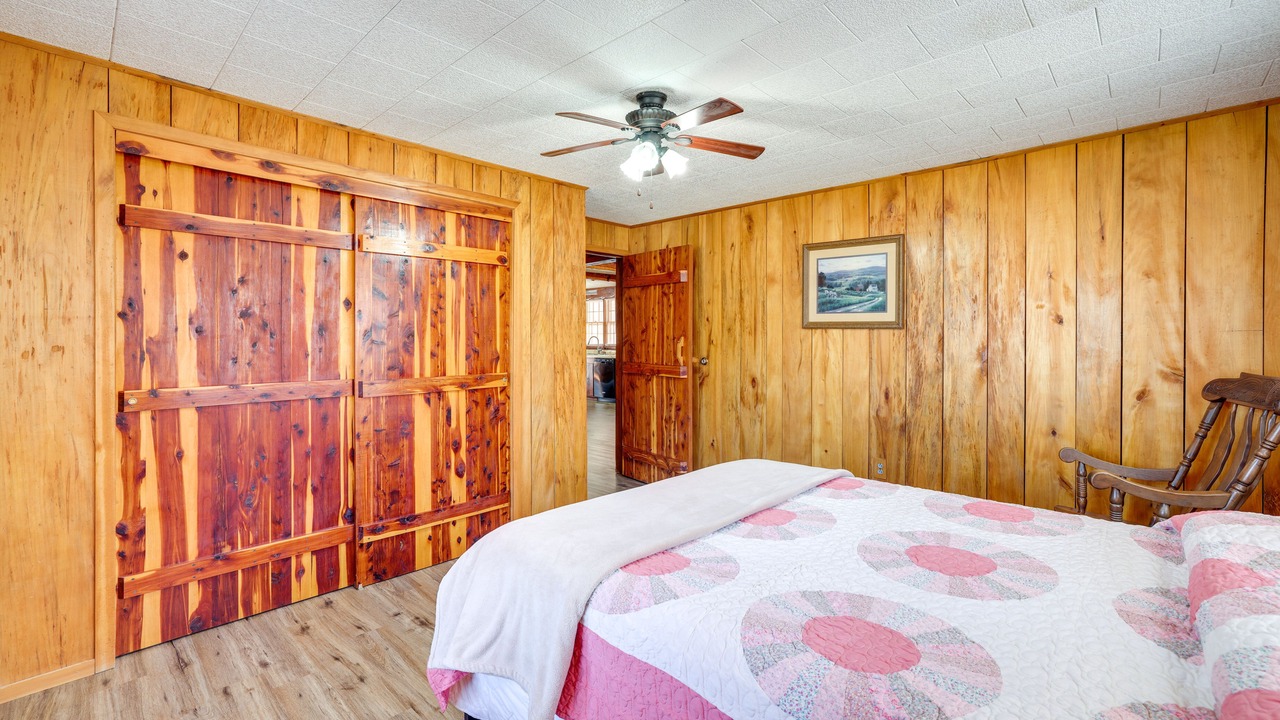 Photo of Bedroom in Pineville