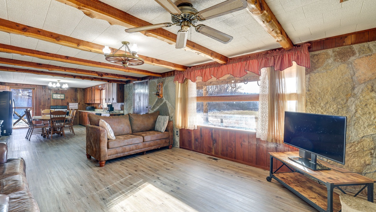 Photo of Bedroom in Pineville