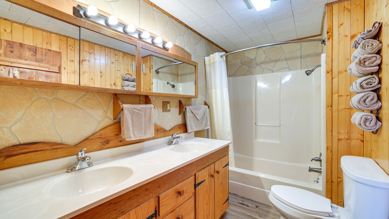 Photo of Bathroom in Pineville