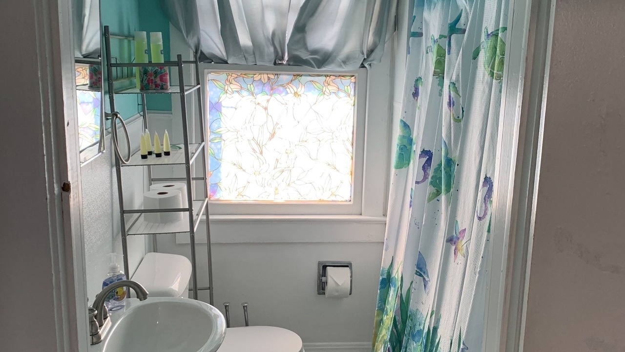 Photo of Bathroom in Willoughby Spit