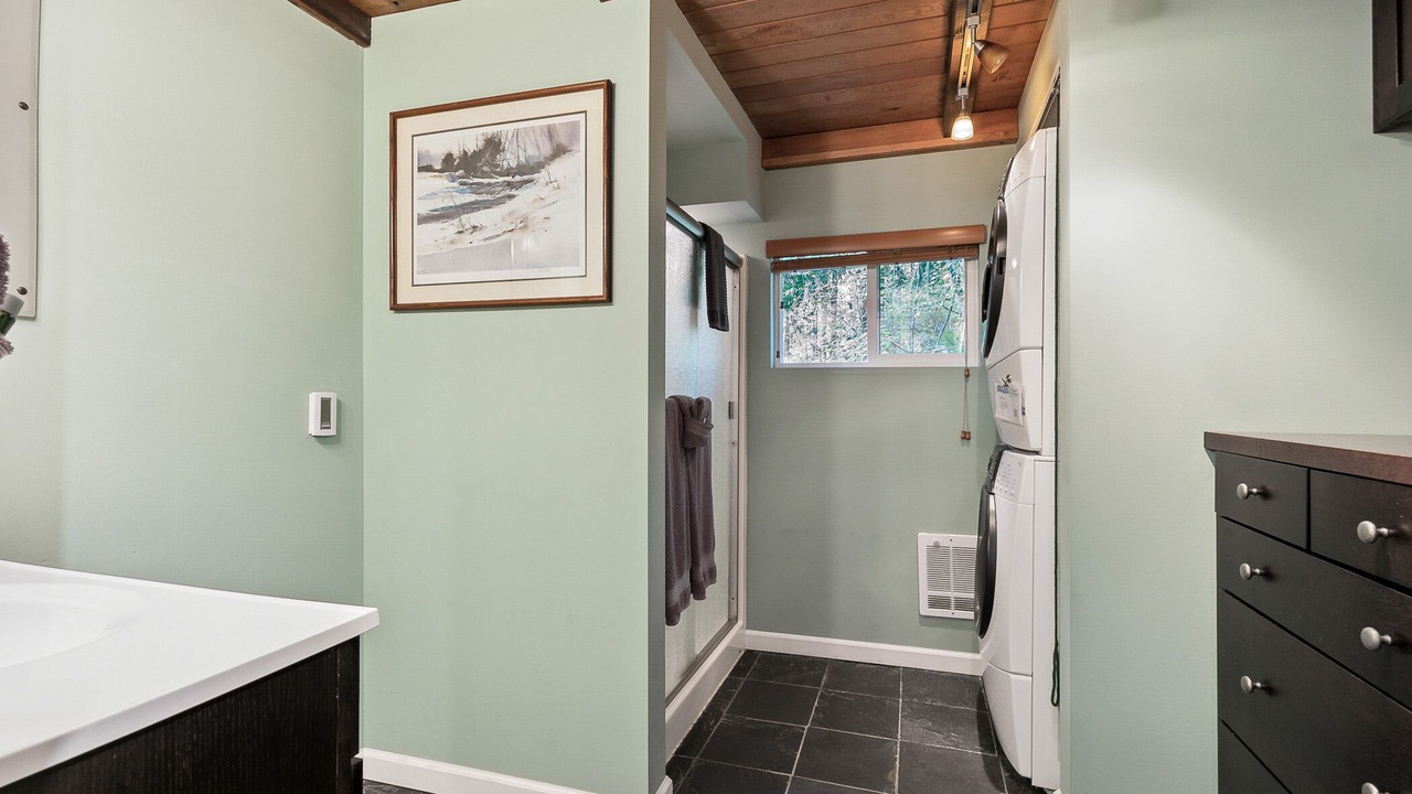 Photo of Bathroom in Baring