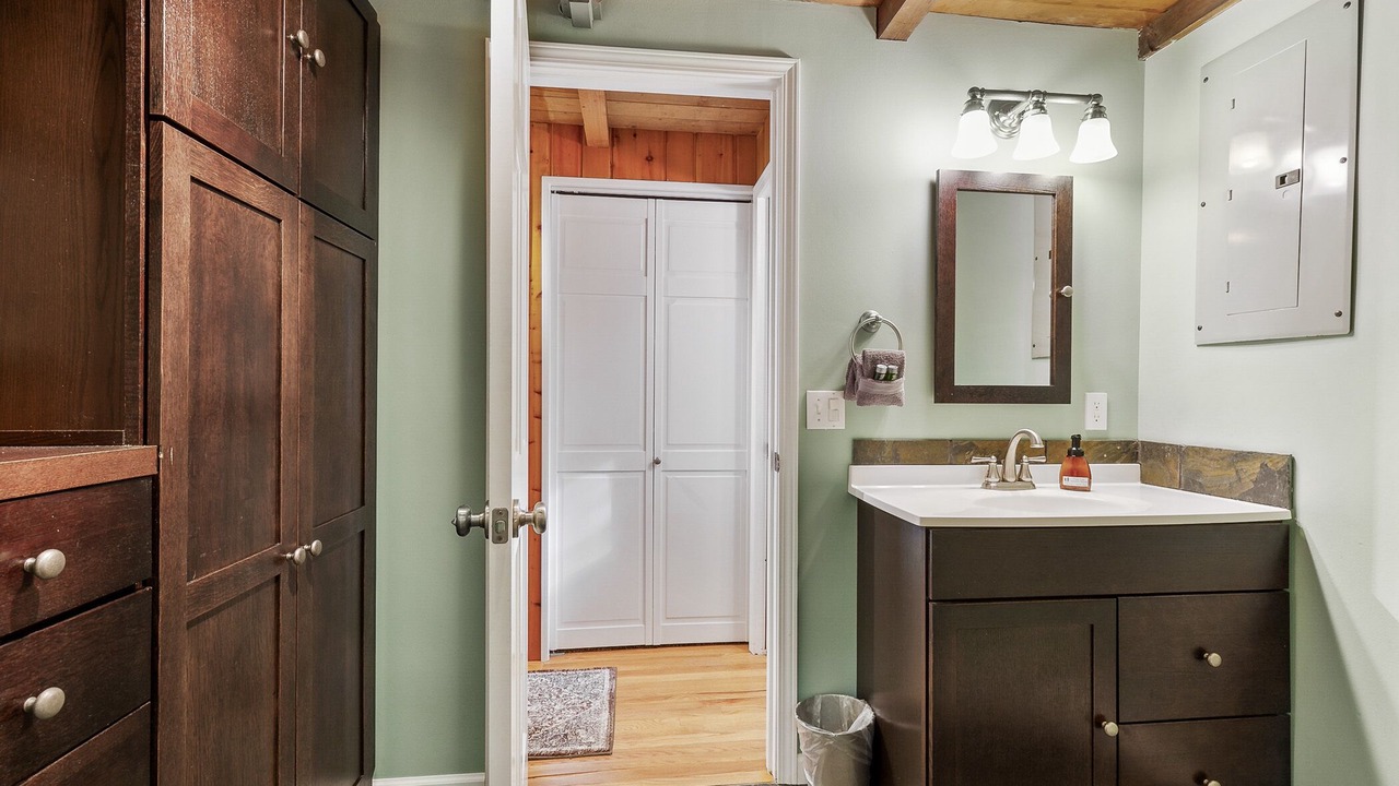Photo of Bedroom in Baring