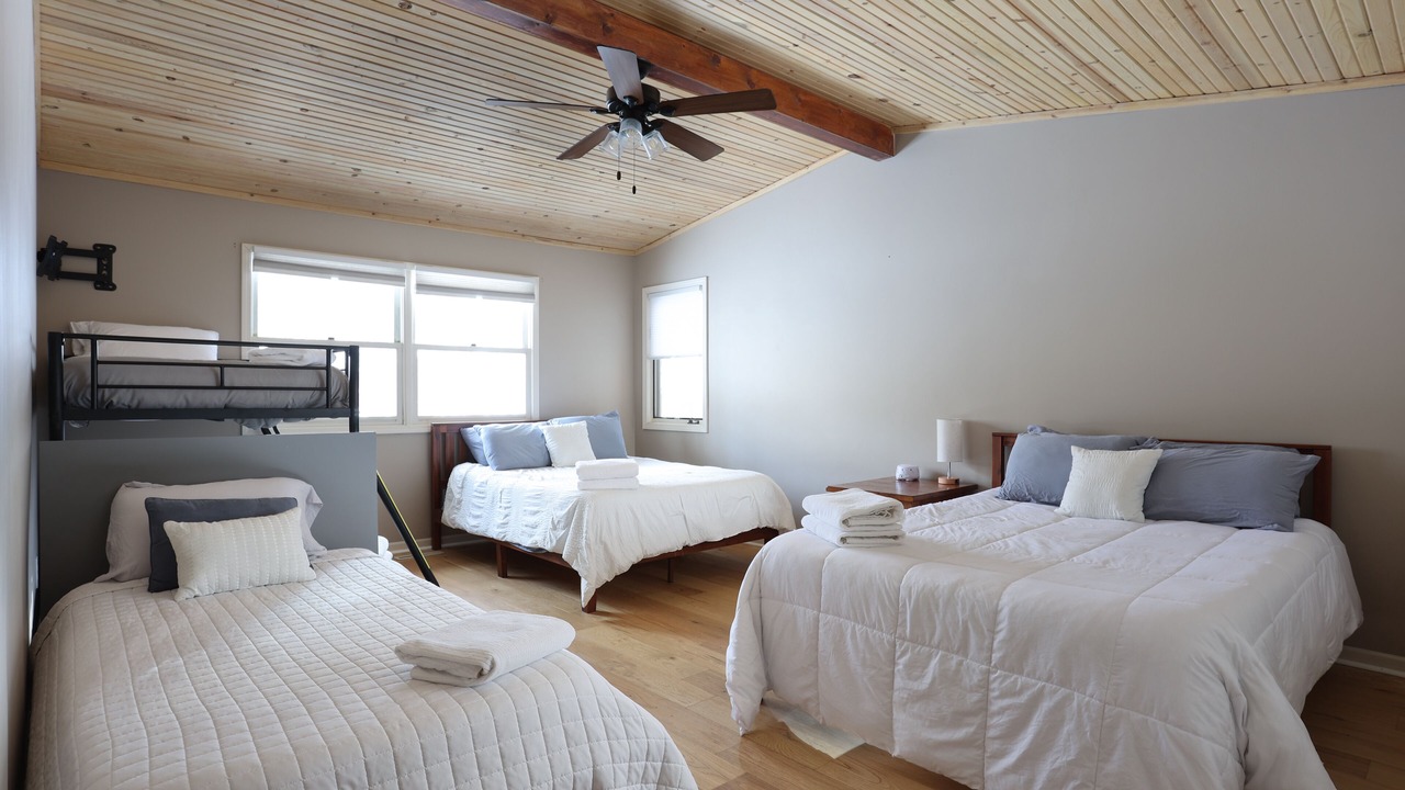 Photo of Bedroom in Canadian Lakes