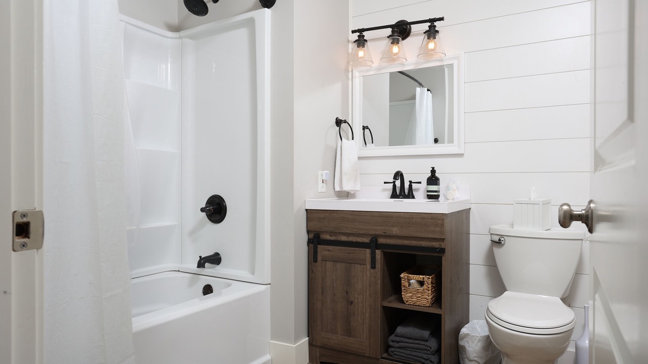 Photo of Bathroom in Canadian Lakes