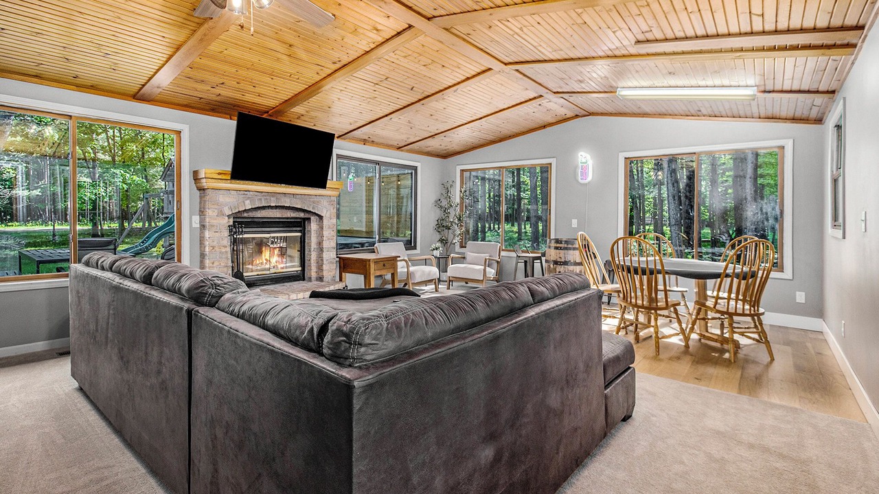 Photo of Livingroom in Canadian Lakes