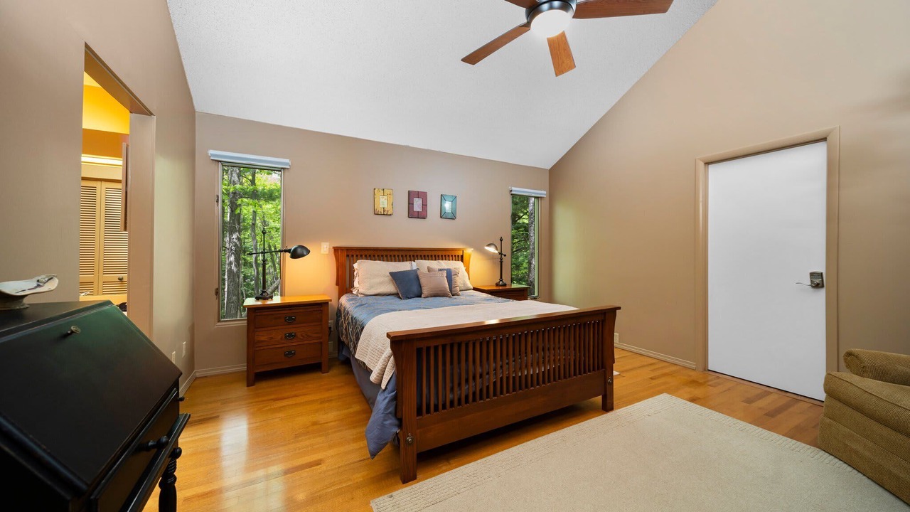 Photo of Bedroom in Maple City