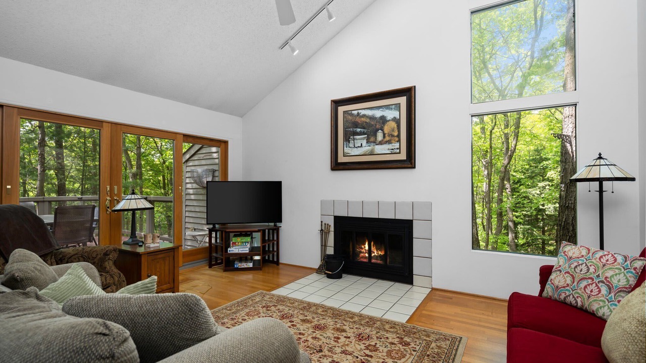 Photo of Livingroom in Maple City
