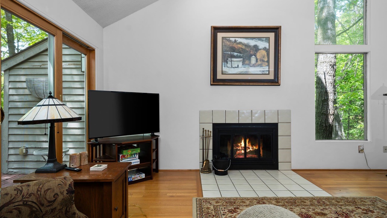 Photo of Livingroom in Maple City